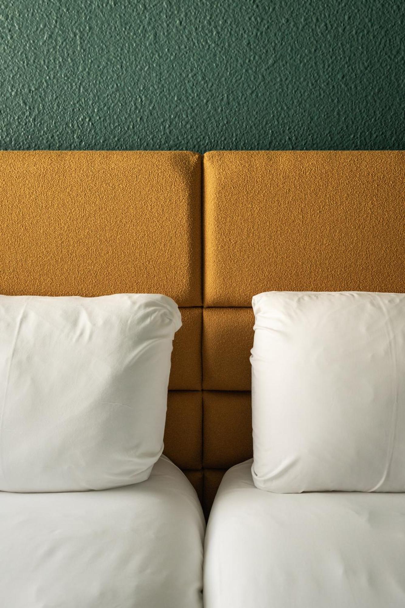 Standard Room with 2 Single Beds,1661105576:JPEG