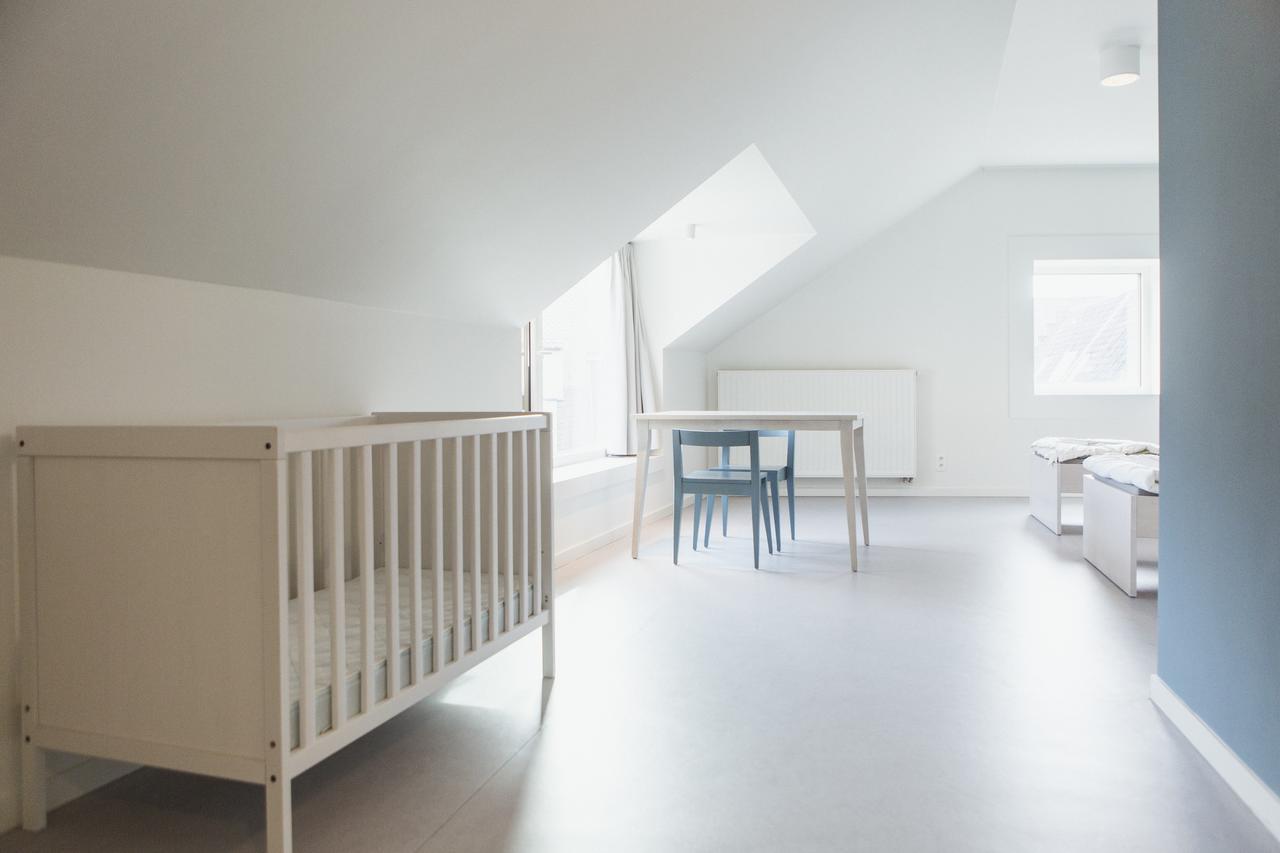 Privé-Tweepersoonskamer met 2 Aparte Bedden en Eigen Badkamer